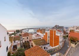 Fontanero El Masnou reparación junto a la modernista Casa de la Vila, edificio emblemático en el centro de la ciudad.