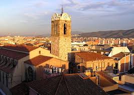 Fontanero Mollet del Vallès: Vista de la iglesia de Sant Vicenç en el centro histórico de Mollet del Vallès.