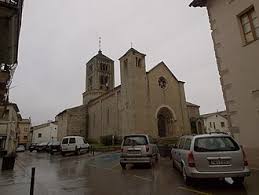 Fontanero Santa Eugènia de Berga calle antigua con fachadas rústicas y ambiente tranquilo de pueblo catalán